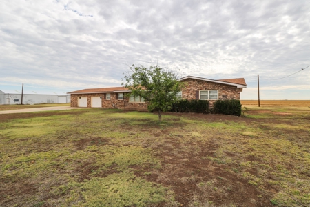Quiet Country Living In Floydada, Tx - image 35