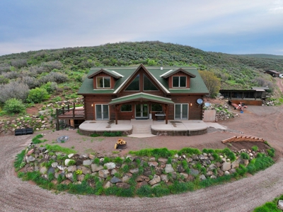 Mountain Log Home with Barn, Exceptional Mule Deer Hunting - image 33