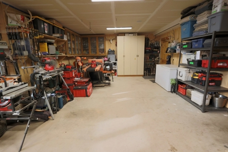 Mountain Log Home with Barn, Exceptional Mule Deer Hunting - image 19