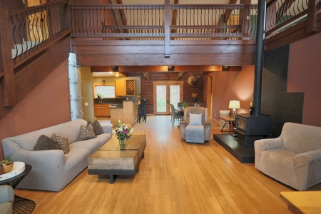 Mountain Log Home with Barn, Exceptional Mule Deer Hunting - image 2