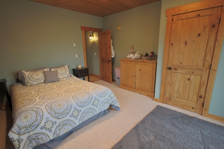 Mountain Log Home with Barn, Exceptional Mule Deer Hunting - image 7