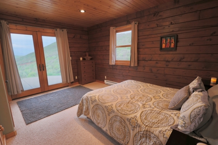 Mountain Log Home with Barn, Exceptional Mule Deer Hunting - image 6