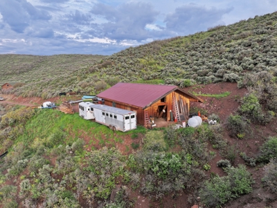 Mountain Log Home with Barn, Exceptional Mule Deer Hunting - image 37