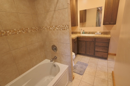 Mountain Log Home with Barn, Exceptional Mule Deer Hunting - image 12