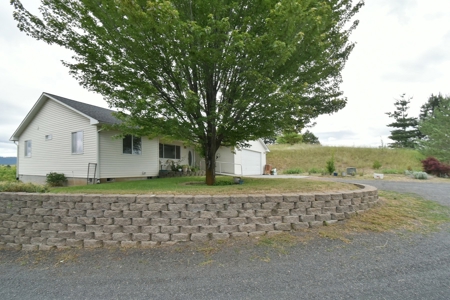 Small Farm Set-Up Just Outside Of City Limits Moscow, ID! - image 26