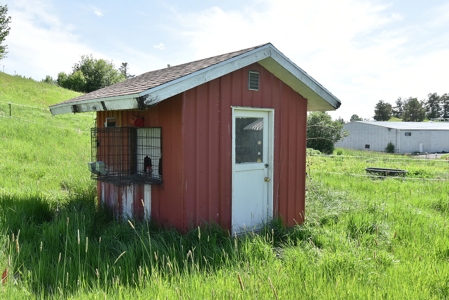Small Farm Set-Up Just Outside Of City Limits Moscow, ID! - image 18