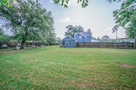 Historic Home with Large Lot in Longview, Texas - image 27