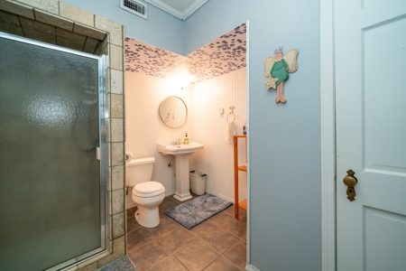 Historic Home with Large Lot in Longview, Texas - image 19