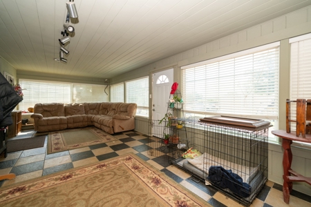 Historic Home with Large Lot in Longview, Texas - image 9
