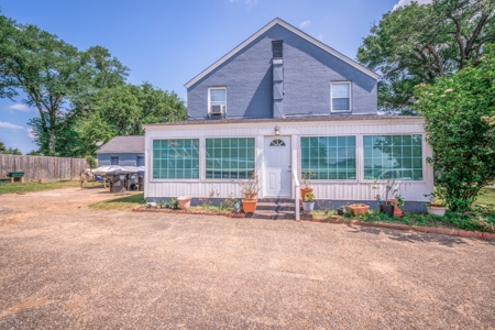Historic Home with Large Lot in Longview, Texas - image 25