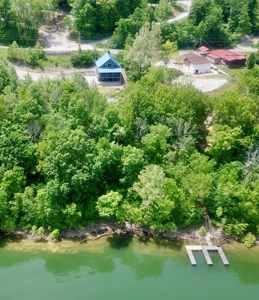Wonderful Lake House on Nolin River Lake - image 1