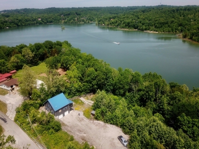 Wonderful Lake House on Nolin River Lake - image 2