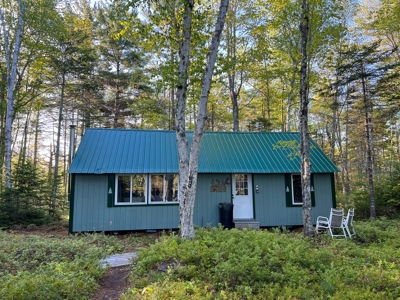 Island Lakefront Camp - image 1