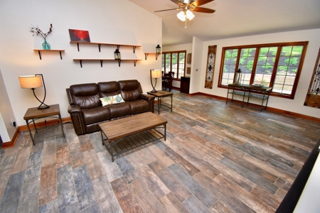 Southern Indiana Country Home - image 23