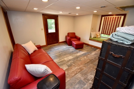 Southern Indiana Country Home - image 33