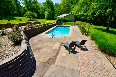 Southern Indiana Country Home - image 18