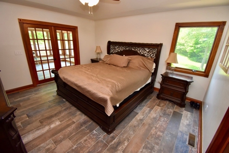 Southern Indiana Country Home - image 27