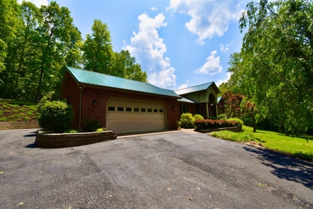 Southern Indiana Country Home - image 2