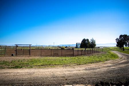 Dry Creek Ranch - Lakeview Oregon, Captivating Property - image 13