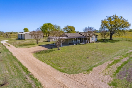 Home with Barn for Sale in Canton, Texas - image 1