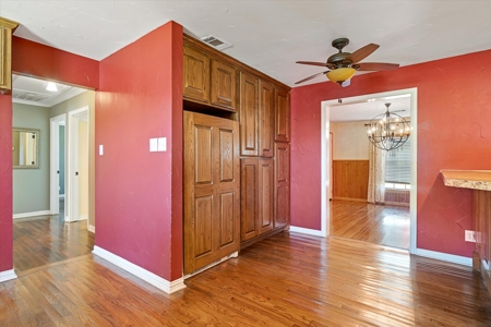 Home with Barn for Sale in Canton, Texas - image 19