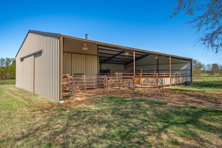 Home with Barn for Sale in Canton, Texas - image 34