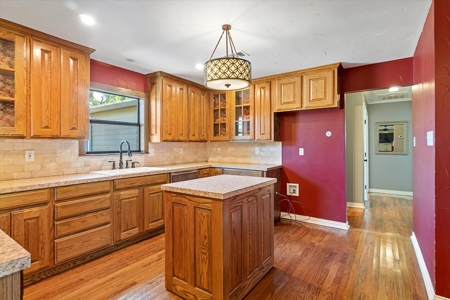Home with Barn for Sale in Canton, Texas - image 16