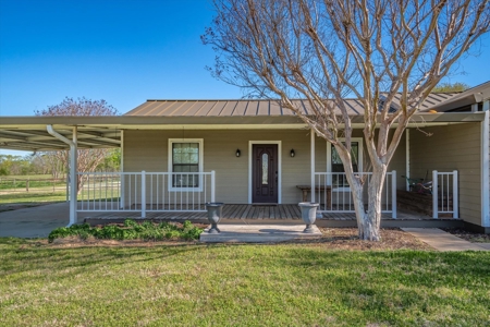 Home with Barn for Sale in Canton, Texas - image 12