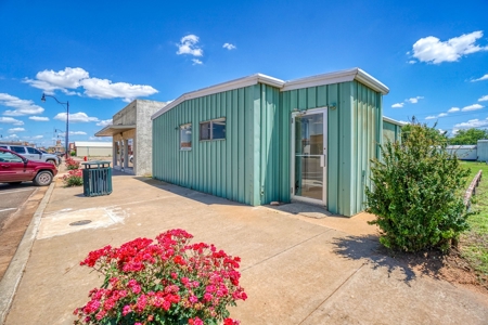 Commercial Property For Sale In Sayre, OK - image 3