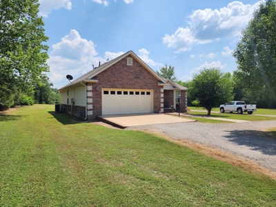 Country Home & Shop on 4 Acres – Poteau, Oklahoma - image 4