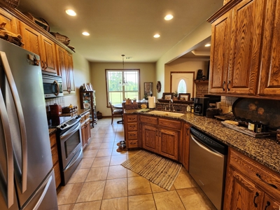 Country Home & Shop on 4 Acres – Poteau, Oklahoma - image 18