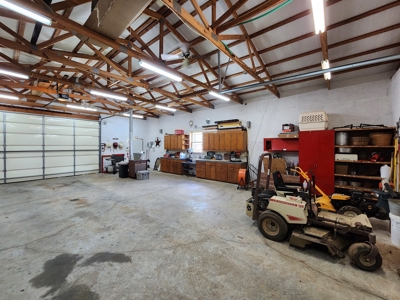 Country Home & Shop on 4 Acres – Poteau, Oklahoma - image 11
