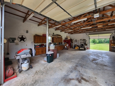 Country Home & Shop on 4 Acres – Poteau, Oklahoma - image 12