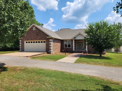 Country Home & Shop on 4 Acres – Poteau, Oklahoma - image 1