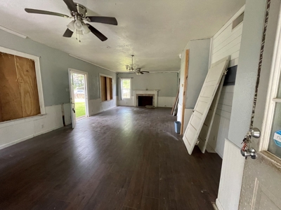 Investor Special: Charming Farmhouse in Lumberton, TX - image 10
