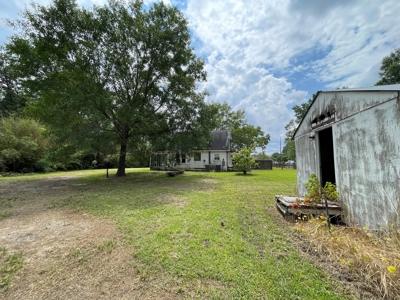 Investor Special: Charming Farmhouse in Lumberton, TX - image 8