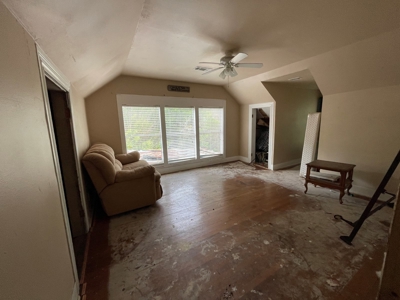 Investor Special: Charming Farmhouse in Lumberton, TX - image 15