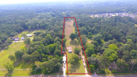 Investor Special: Charming Farmhouse in Lumberton, TX - image 3