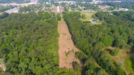 Investor Special: Charming Farmhouse in Lumberton, TX - image 5