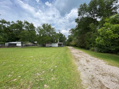 Investor Special: Charming Farmhouse in Lumberton, TX - image 1