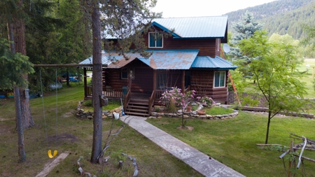 Lovely Amish Built Log Home in NW Montana - image 20