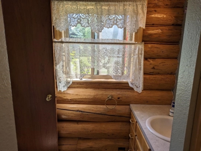 Lovely Amish Built Log Home in NW Montana - image 38