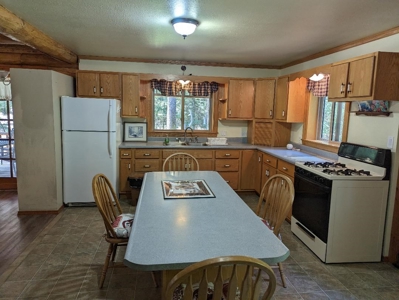 Lovely Amish Built Log Home in NW Montana - image 34