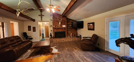 Texas High-Fenced Hunting Ranch near San Angelo and Midland - image 16