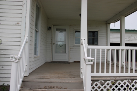 Country Home For Sale in Madison, Ney York - image 2