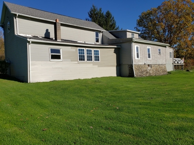 Muti-Family Home With Country Views - image 11