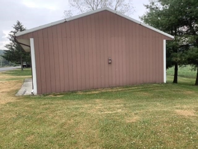 Muti-Family Home With Country Views - image 8