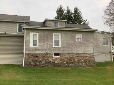 Muti-Family Home With Country Views - image 9