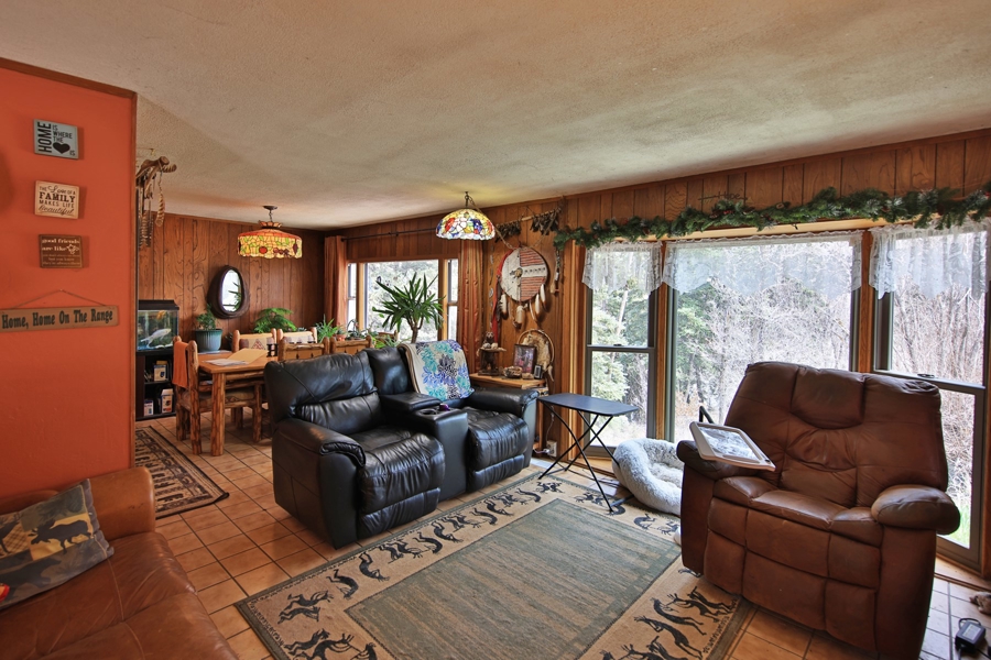 Fishing Property with Acreage Near Aspen CO