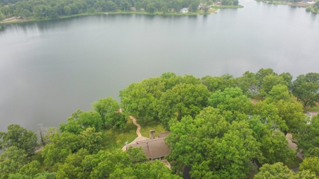 Lakefront Custom Home on Arrowhead Lake, West Plains, MO - image 9